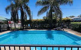 Overlander Motor Lodge